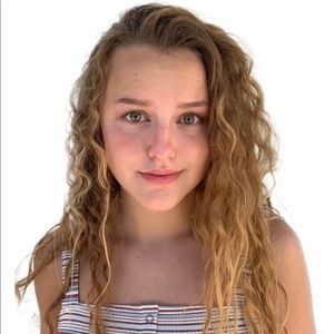 Meet your Posher, Chloe